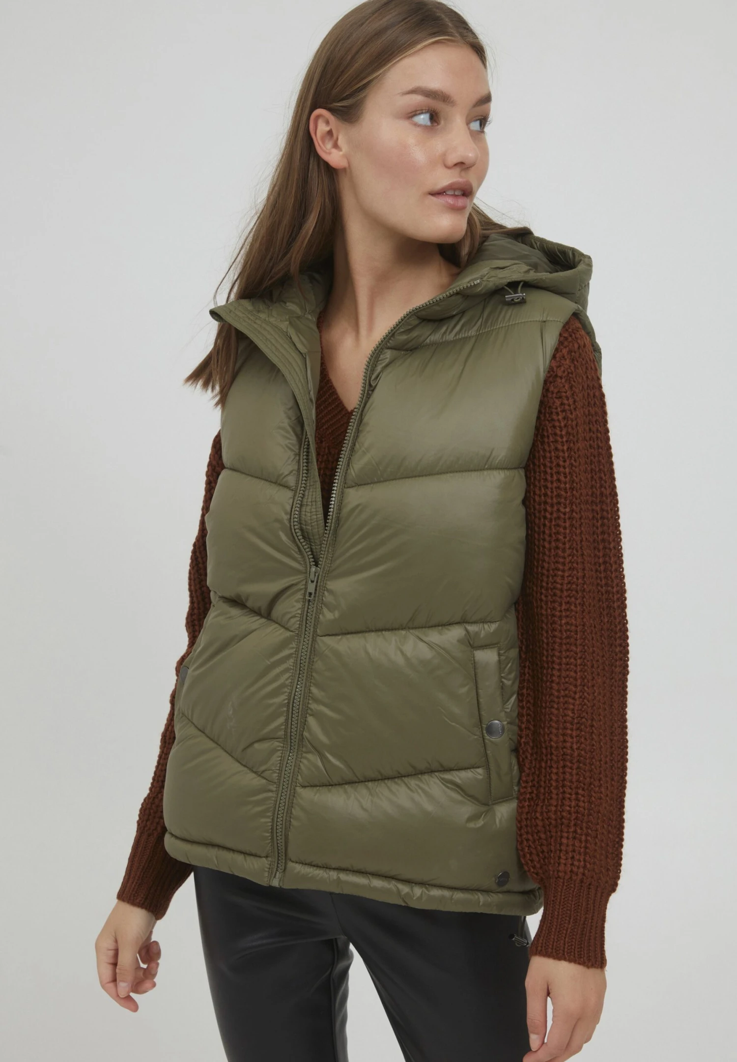 OXMO Oxtabita - Bodywarmer - Dusty Olive
