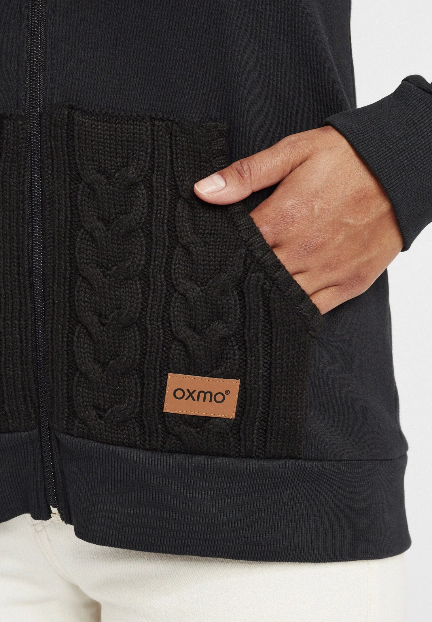 OXMO Oxmatilda - Sweater Met Rits - Black - Afbeelding 10