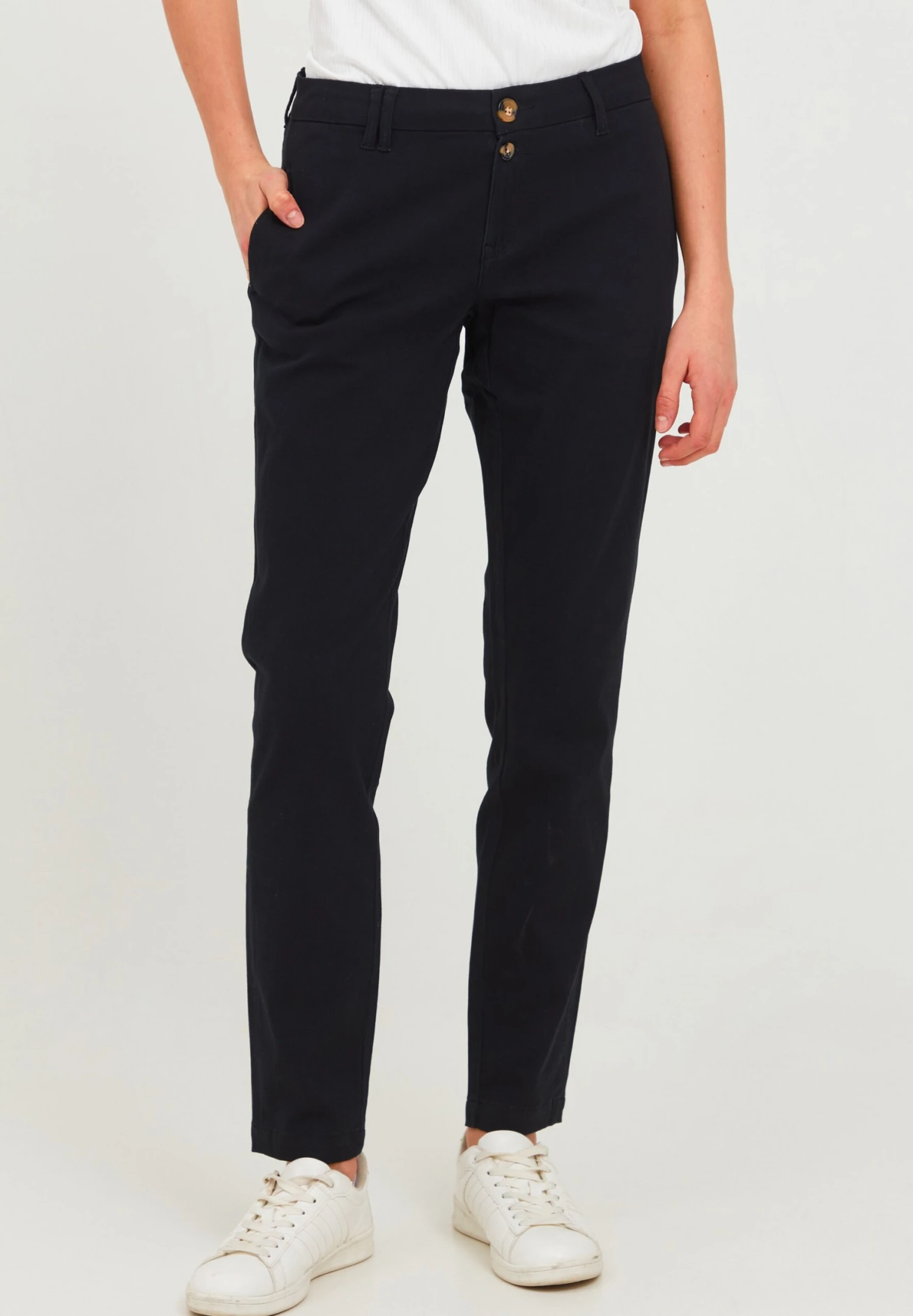 OXMO Pilar - Chino - Black