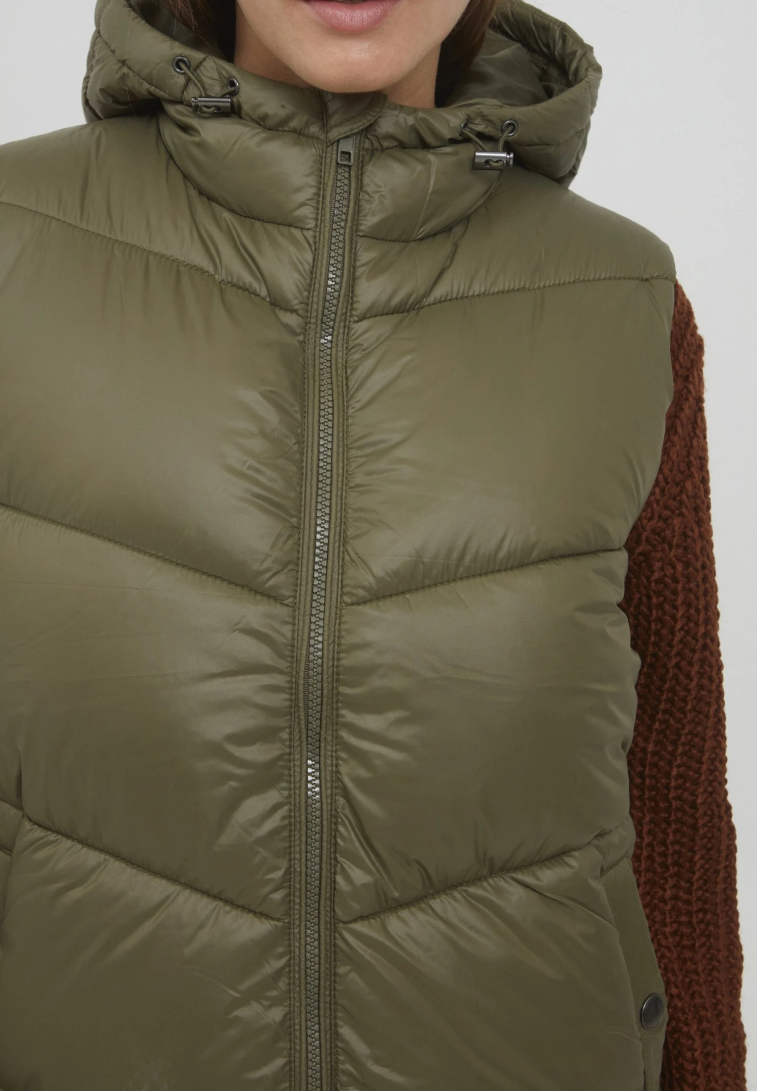OXMO Oxtabita - Bodywarmer - Dusty Olive - Afbeelding 4