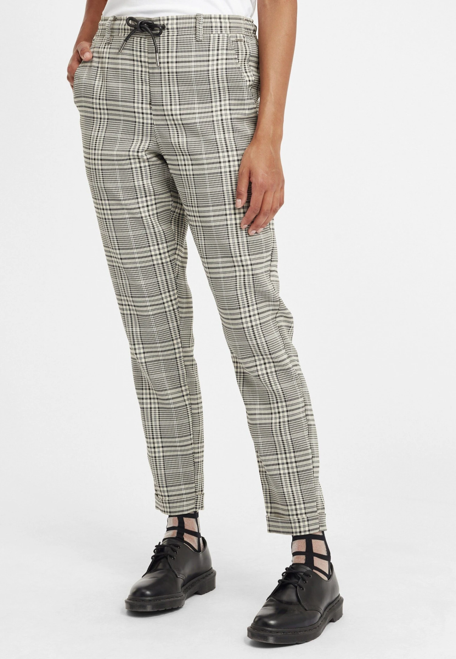 OXMO Oxlivia - Broek - Monument