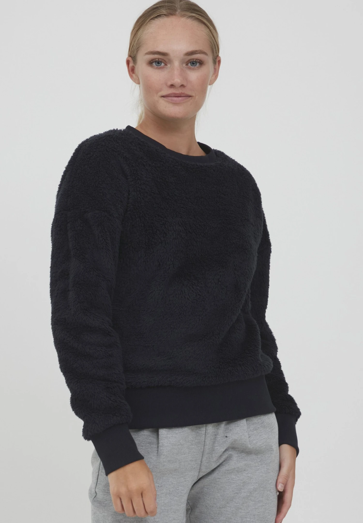 OXMO Oxannica - Trui - Total Eclipse