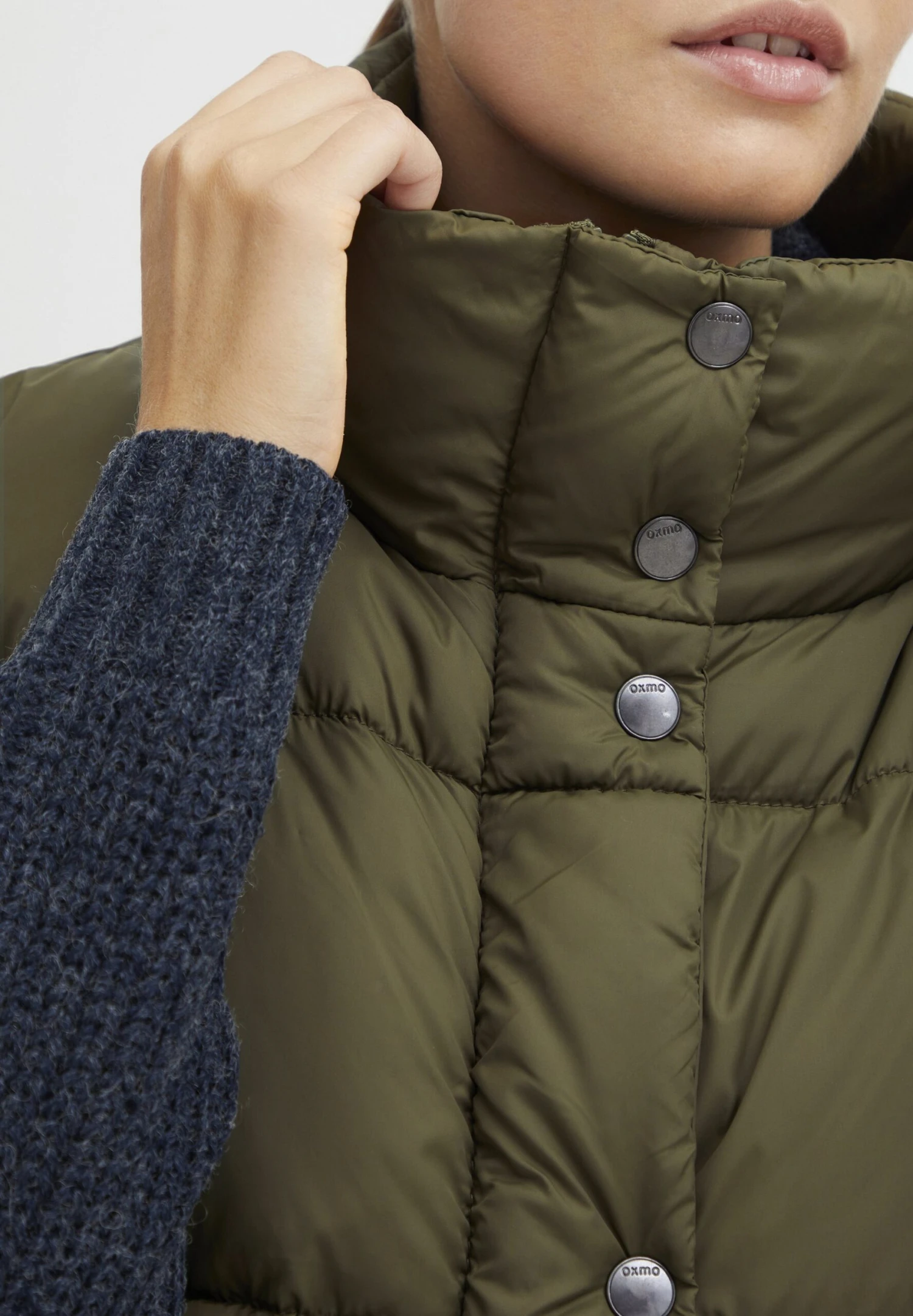 OXMO Oxbodani - Bodywarmer - Olive Night - Afbeelding 4